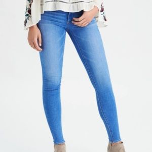 American Eagle Medium Wash Skinny Jeans